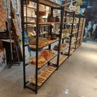 قفسه چوبی ویترین مغازه