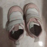 کفش کاملا سالم سایز ۲۴ کارکرده ولی تمیز  ۲۰۰هزار