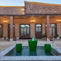 اقامتگاه بومگردی فاروق|اجارهٔ کوتاهمدت ویلا و باغ|شیراز, باغ تخت|دیوار