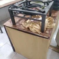 تعدادی لوازم آشپز خانه و رستوران