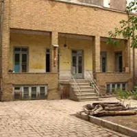 ویلایی 260 متری با 30 متر تجاری دائم/معبر 20 متری