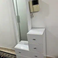 میز ارایش با اینه قدی