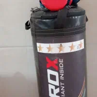 کیسه بوکس با دستکش