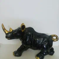 مجسمه کرگدن