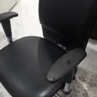 ۳ عدد صندلی کارمندی برند لیو