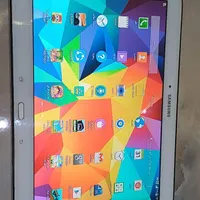 تبلت سامسونگ tab 4 بسیار تمیز