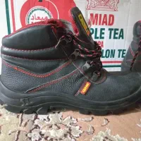 کفش ایمنی و دستکش