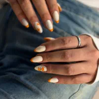 خدمات ناخن قیمت پایین‌تر از همیشه|خدمات آرایشگری و زیبایی|پرند, فاز ۲|دیوار