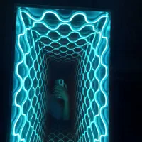 آینه بینهایت بسیار شیک|آینه|نیشابور, ۲۲ بهمن|دیوار