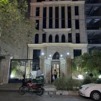 کارمند شرکت بیمه