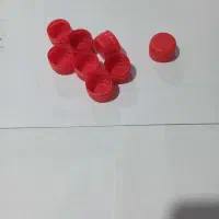 تعدادی در ب بطری  نو  ۲۸ میلیمتر فابل پلمپ  شدن