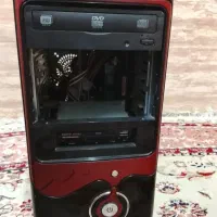 کامپیوتر با مانیتور وبلندگو