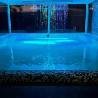 اجاره ویلا استخر شیشه ای کد 21455|اجارهٔ کوتاهمدت ویلا و باغ|دماوند, دماوند|دیوار