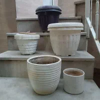 گلدان پلاستیکی و سفالی