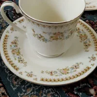 سرویس چایخوری چینی قدیمی و میوه خوری کریستال