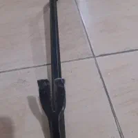 یک میخ کش فولادی قدیمی قالبندی