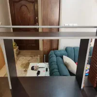 میز کامپیوتر بسیار تمیز وسالم