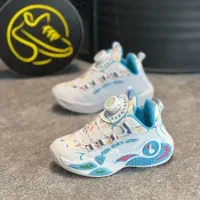 عرضه کفش های بچه گانه در سایز های مختلف