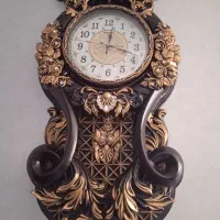 ساعت دیواری در حد نو