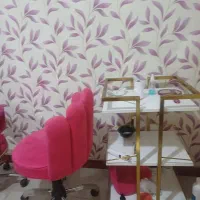 وسایل کامل آرایشگاه صندلی،ترولی،تخت،آینه،میزناخن