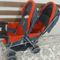 کالسکه دوقلو