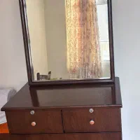 میزتوالت و آینه چوبی