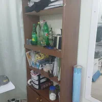 کتابخانه و کمد