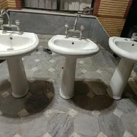 سه عدد روشویی چینی به همراه شیر