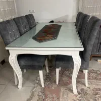 میز نهار خوری در حد نو