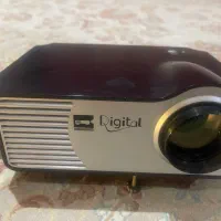 پروژکتور اچ دی کم کار با کارتون