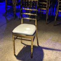 اجاره میزوصندلی تاشومخمل وشیواری آبکاریpvd