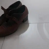 کفش چرم  در حد نو مناسب سایز پا ۴۰