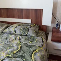 تخت دونفره باتشک باآیینه دراور