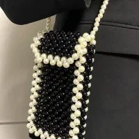 کیف مرواریدی|کیف، کفش، کمربند|صومعه‌سرا, |دیوار