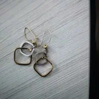 گوشواره و دستبند طلا فقط فقط ۵۰بالای تابلو