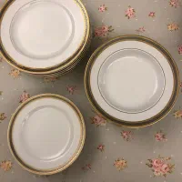 ظروف زرین و قاشق چنگال