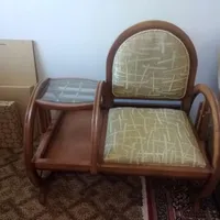 صندلی و میز تلفن