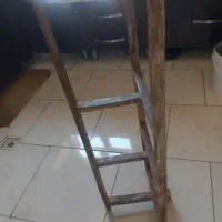 پایه چوبی استندی