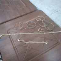 چند عدد النگو دستبند گردنبند انگشتر رنگ ثابت