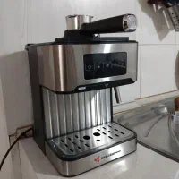 قهوه ساز مباشی در حد اک ۳ عدد میز جلو مبل اک