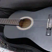 گیتار کلاسیک آوا مدل a50+ کیف ( درحد نو )