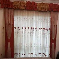 تخت دونفره با پرده اتاق و تشک و پاتختی