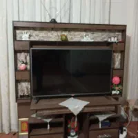 زیر تلویزیون و بوفه