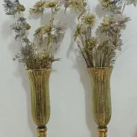 دوعدد گل وگلدان