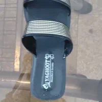 تعدادی دمپایی پلاستیکی و پیو|کیف، کفش، کمربند|شهرکرد, |دیوار