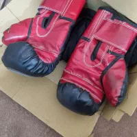 دستکش بوکس ورزشی سالم