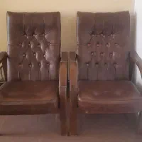 صندلی چوبی چرم