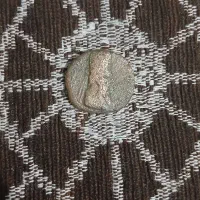 یک عدد سکه قدیمی