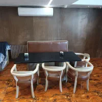 ویترین و میز و صندلی|کافی‌شاپ و رستوران|رشت, کاکتوس|دیوار