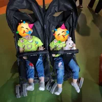 کالسکه دوقلویی کنارهم